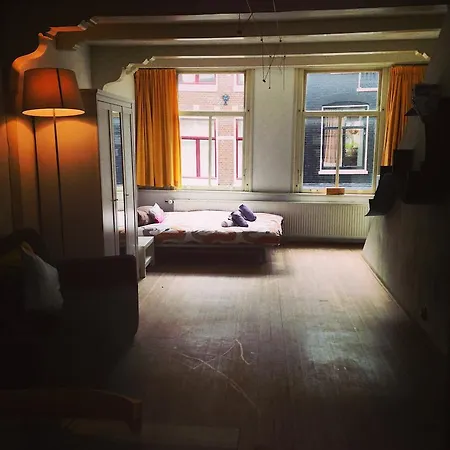 The Blue Sheep Bed and Breakfast Άμστερνταμ