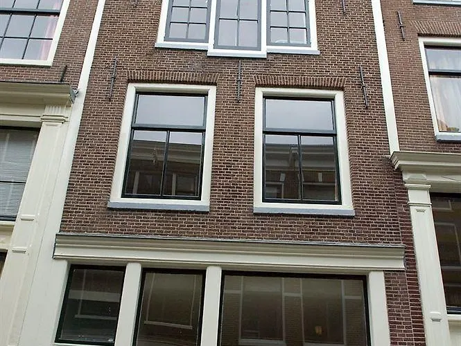 Bed & Breakfast The Blue Sheep 3*